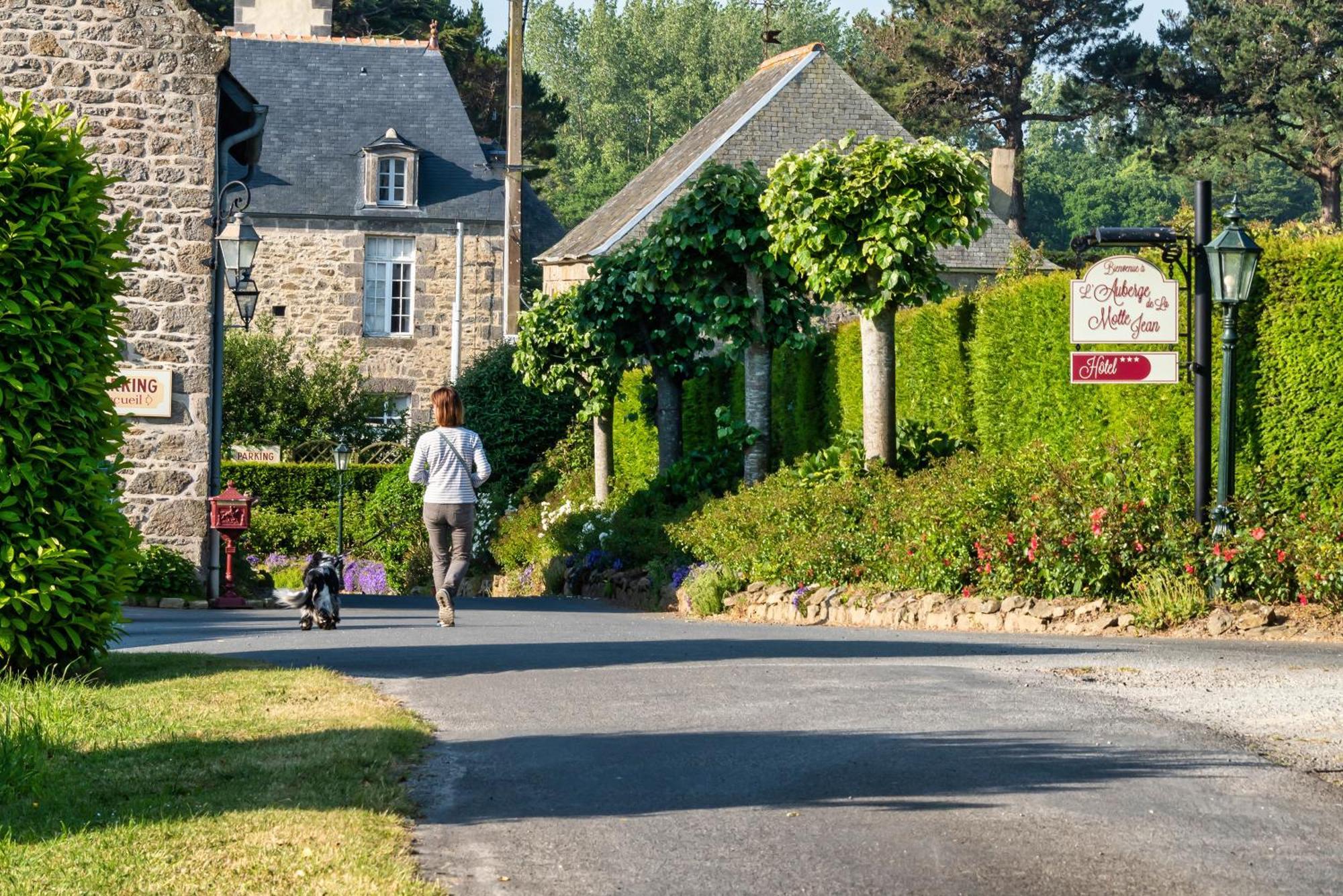 Hostellerie De La Motte Jean Saint-Coulomb Exterior foto