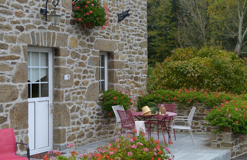 Hostellerie De La Motte Jean Saint-Coulomb Exterior foto